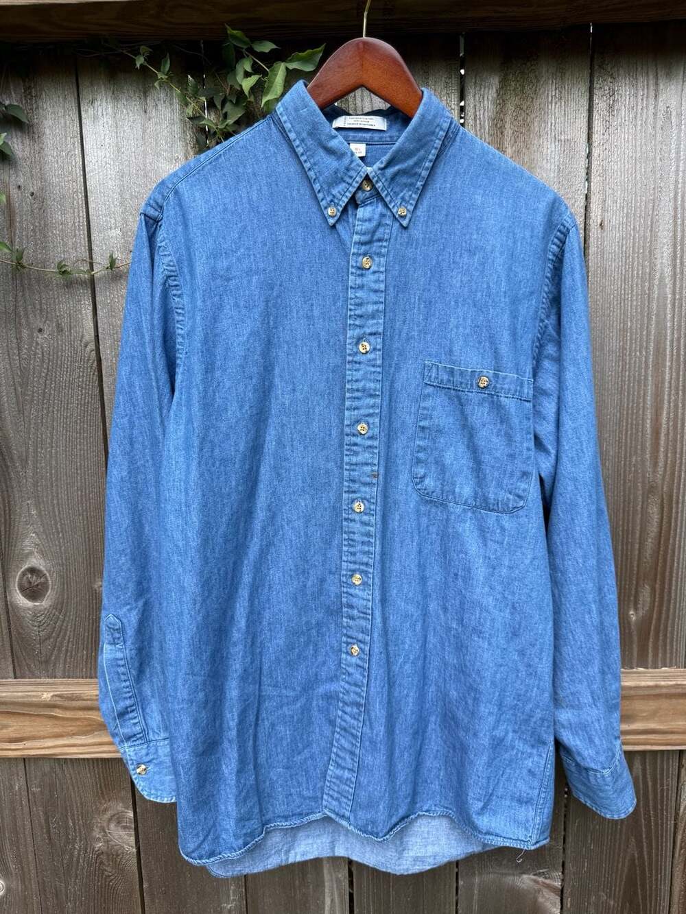 Van Heusen Corporate Casual Denim Shirt Size 16 1/2 34/35 Blue Cotton
